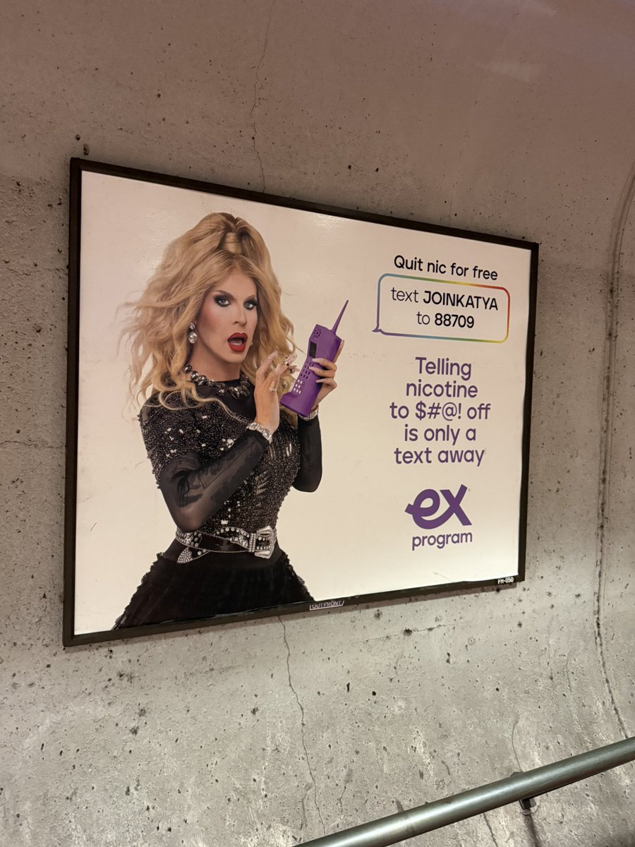 devondietlin's tweet photo. Jump scare by @katya_zamo on my way to the metro this morning https://t.co/WKMkqnHo2L