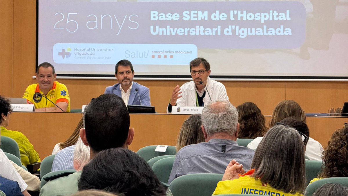 Avui hem commemorat els 25 anys de la base del <a href="/semgencat/">SEM. Generalitat</a> al Consorci Sanitari de l’Anoia, amb un acte emotiu que ha servit per recordar els inicis d’aquest servei essencial, amb el primer VAM i l’equip humà que ho va fer possible, gràcies a la seva visió i compromís. #somCSA