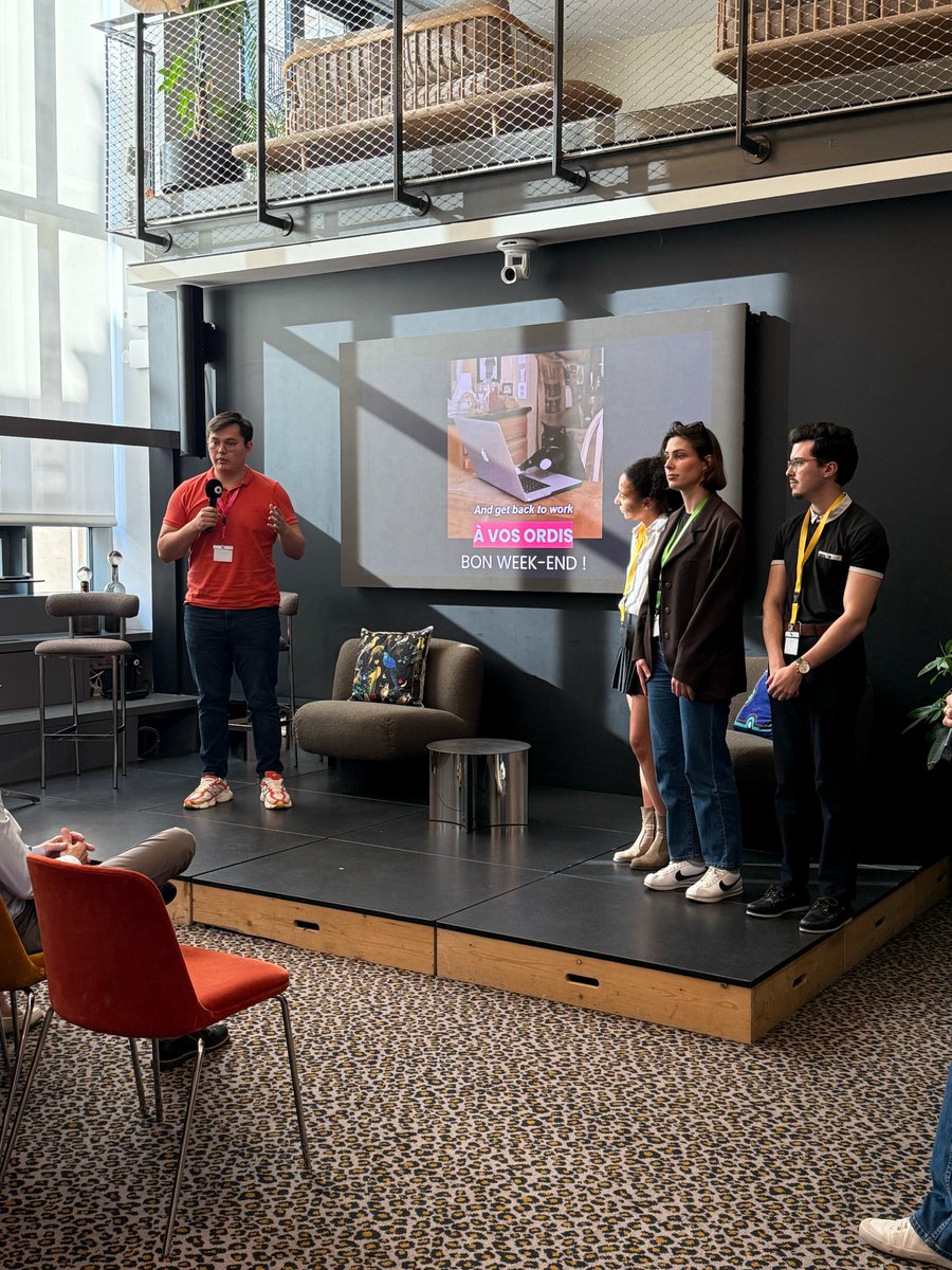 Hackathon D4GEN 2025  🧬- Présentation des équipes

Avec LeukemIA, l’analyse des données médicales permet de prédire la survie des patients atteints de leucémie myéloïde adulte, optimisant les soins pour sauver plus de vies tout en réduisant les coûts !