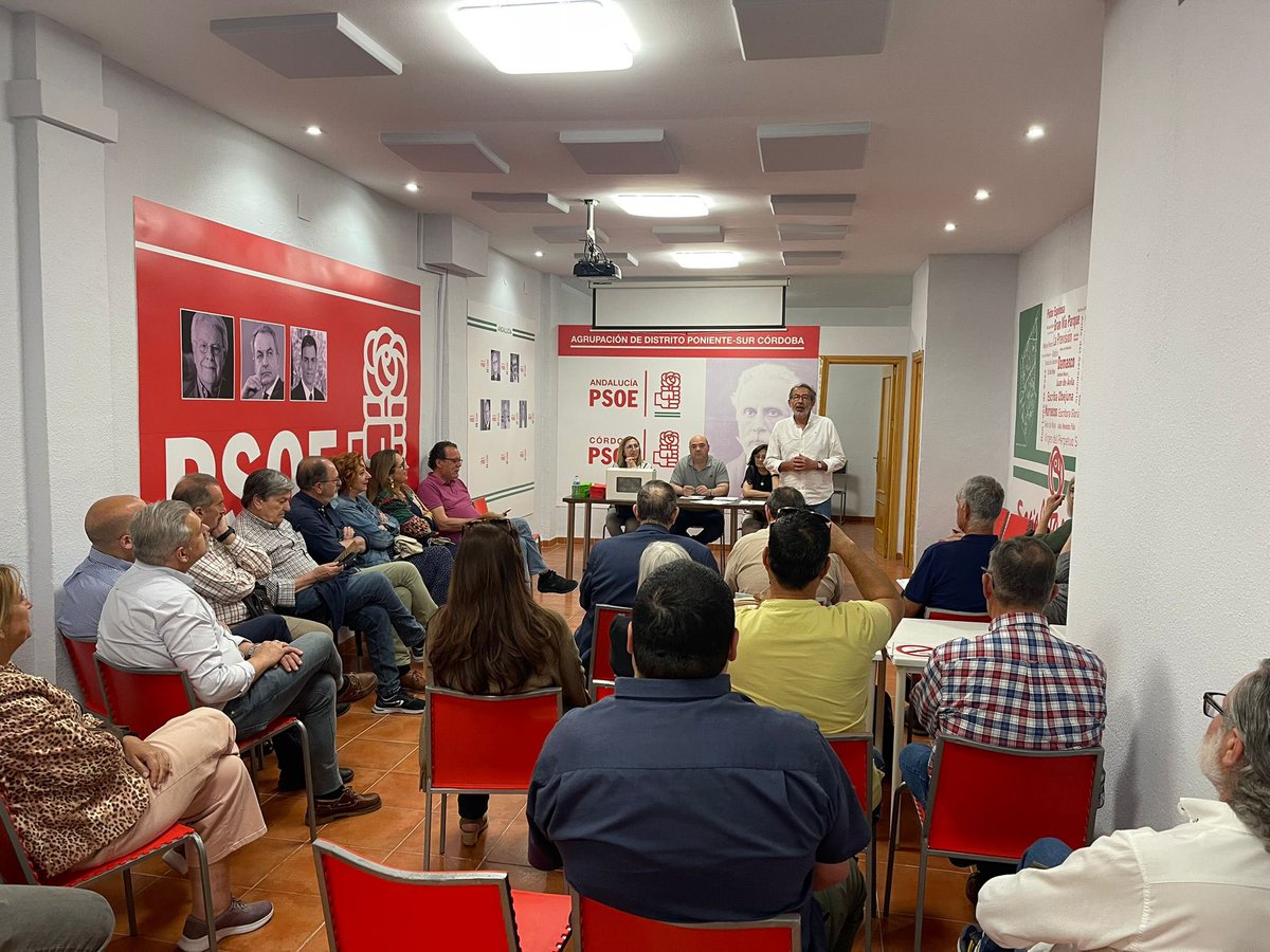 PSOEPonienteSur's tweet photo. En el día de ayer celebramos la Asamblea de la Agrupación de Distrito Poniente Sur, un espacio de encuentro y compromiso donde elegimos a la nueva Comisión Ejecutiva y a los delegados y delegadas que nos representarán en el Comité Provincial. https://t.co/D7ovZL1zdE