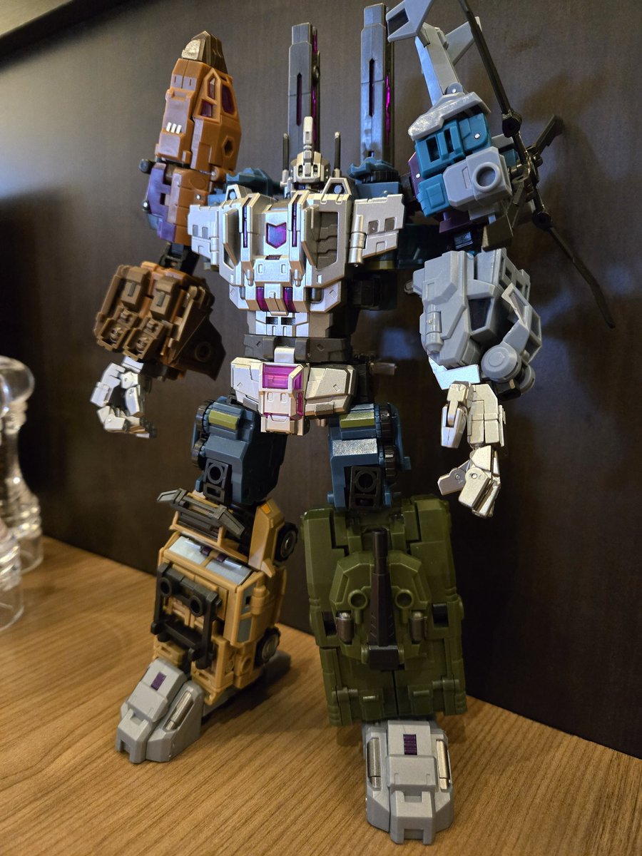 Decepticonaiden tweet media
