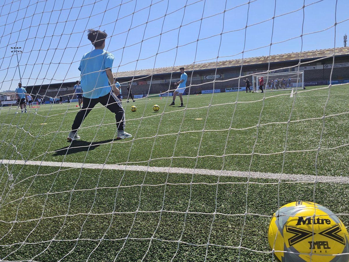 ForfarCFT's tweet image. 🌞⚽️🏉🏏
Thanks to @angusalive, Strathmore Community Rugby Trust, Strathmore Cricket Club as well as our own staff for facilitating todays walking sports event.  It was.... shorturl.at/0xdbt

💙🫂
#MentalHealthAwarenessWeek 
#Changinglivesthroughsport