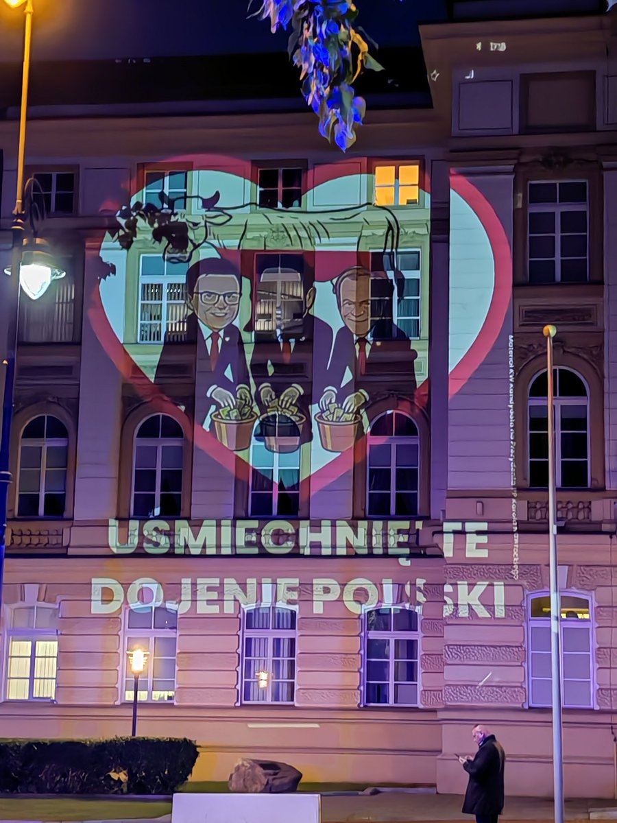 #UśmiechnięteDojeniePolski
#KPRM