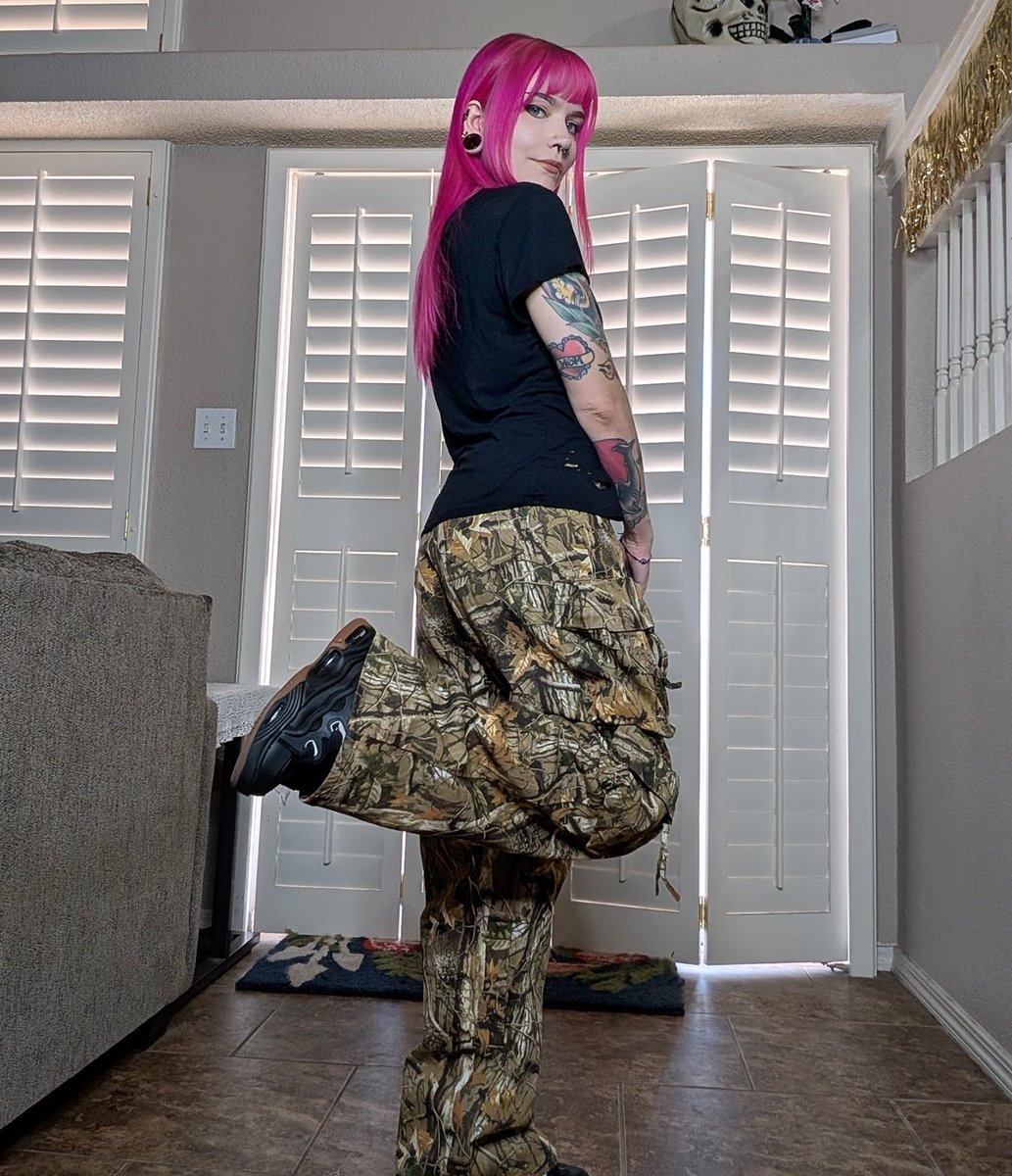 •°Goblin°• (@goblingarbage_) on Twitter photo Happy birthday 2 me 🎈 Happy birthday 2 me 🎈