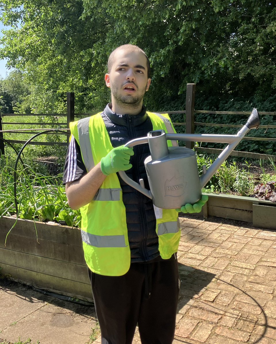 Fridays feels good when you’re in the garden! ☀️ Our enthusiastic gardeners from @paddockschoolofficial were busy today at our weekly workshop - getting their hands dirty and learning new skills. So much green goodness and happy faces! #GrowYourOwn #gardening #communitygardening