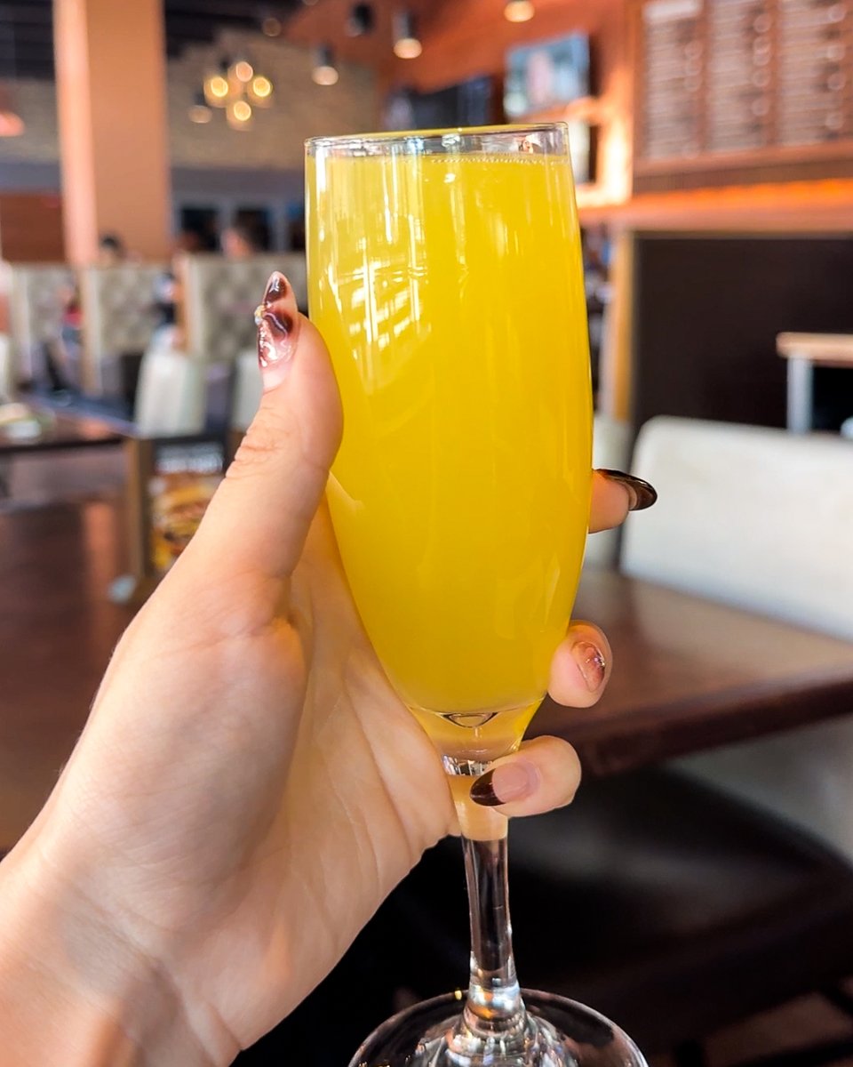 It’s National Mimosa Day, and the only way to celebrate is with a mimosa in hand! 🍊🥂 

Our $4 classic mimosas are calling your name. See you this weekend!

#OldTownPourHouse #Foodies #IllinoisEats #IllinoisRestaurants #Trending #IGFoodies #Mimosas #Brunch #ChicagoBrunch