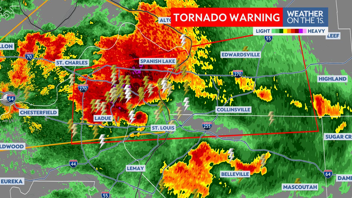 #TORNADO on the ground moving toward #StLouis