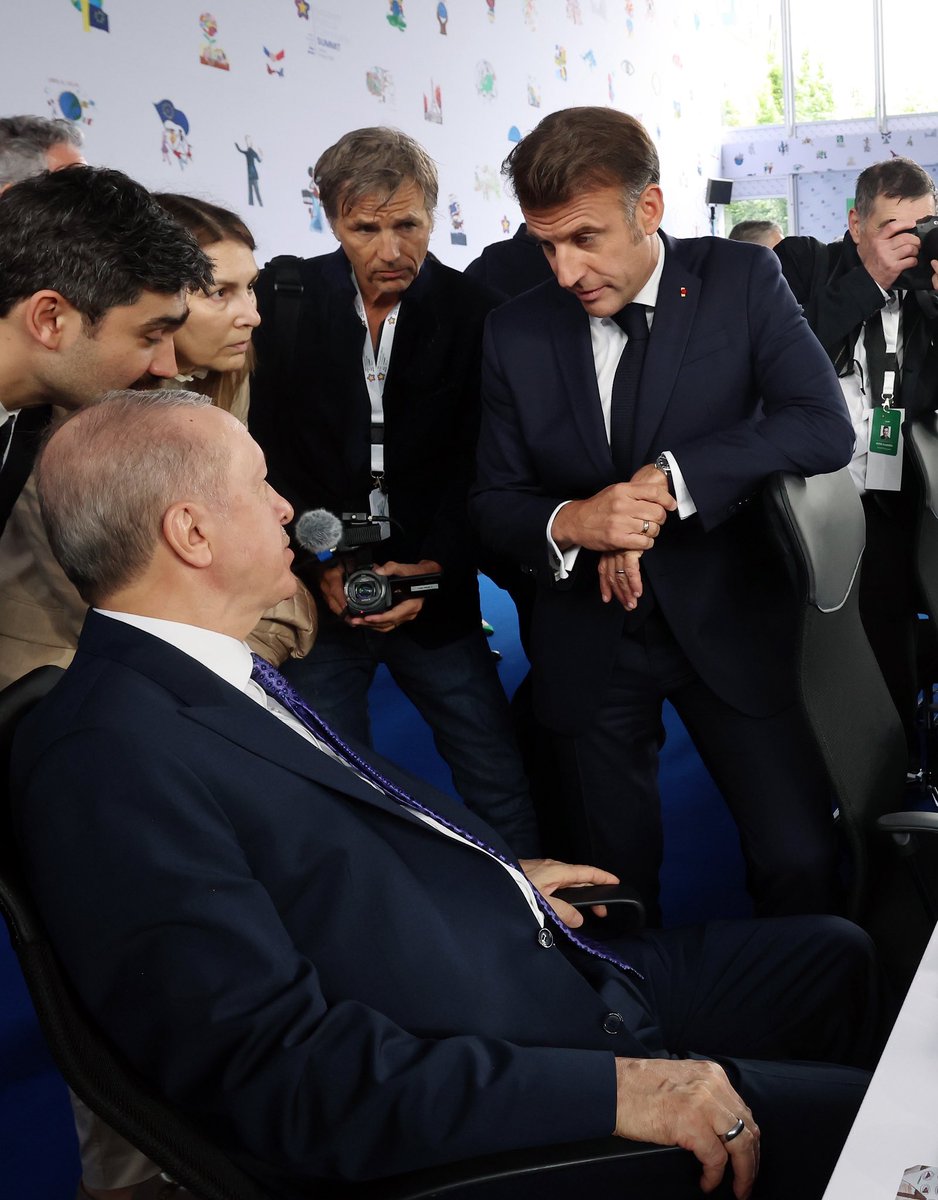Ertuğrul KOCACIK (@ertugkocacik) on Twitter photo Tarih eğileni değil; dik duranı yazar.
<a href="/RTErdogan/">Recep Tayyip Erdoğan</a>
🇹🇷🇹🇷🇹🇷
#KüreselLiderErdoğan
#DünyaLideriErdoğan Tarih eğileni değil; dik duranı yazar.
<a href="/RTErdogan/">Recep Tayyip Erdoğan</a>
🇹🇷🇹🇷🇹🇷
#KüreselLiderErdoğan
#DünyaLideriErdoğan
