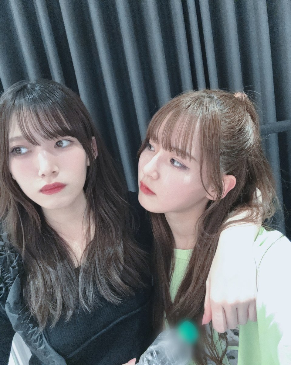 SOMEtanpen427's tweet image. 美:君、可愛いね
〇:へ…？ あ。
優:ねぇ 待って。それ私の妹
美:ふぅん…どおりで
〇:お姉ちゃん？ その方は…？
優:〇〇には関係ないでしょ！
〇:えぇ…
美:ﾌﾌｯ  〇〇…ね
優:あﾞー！
〇:えと…
美:私は美羽。〇〇の彼氏候補筆頭だよ♡
〇:ふぇ？！

#染短