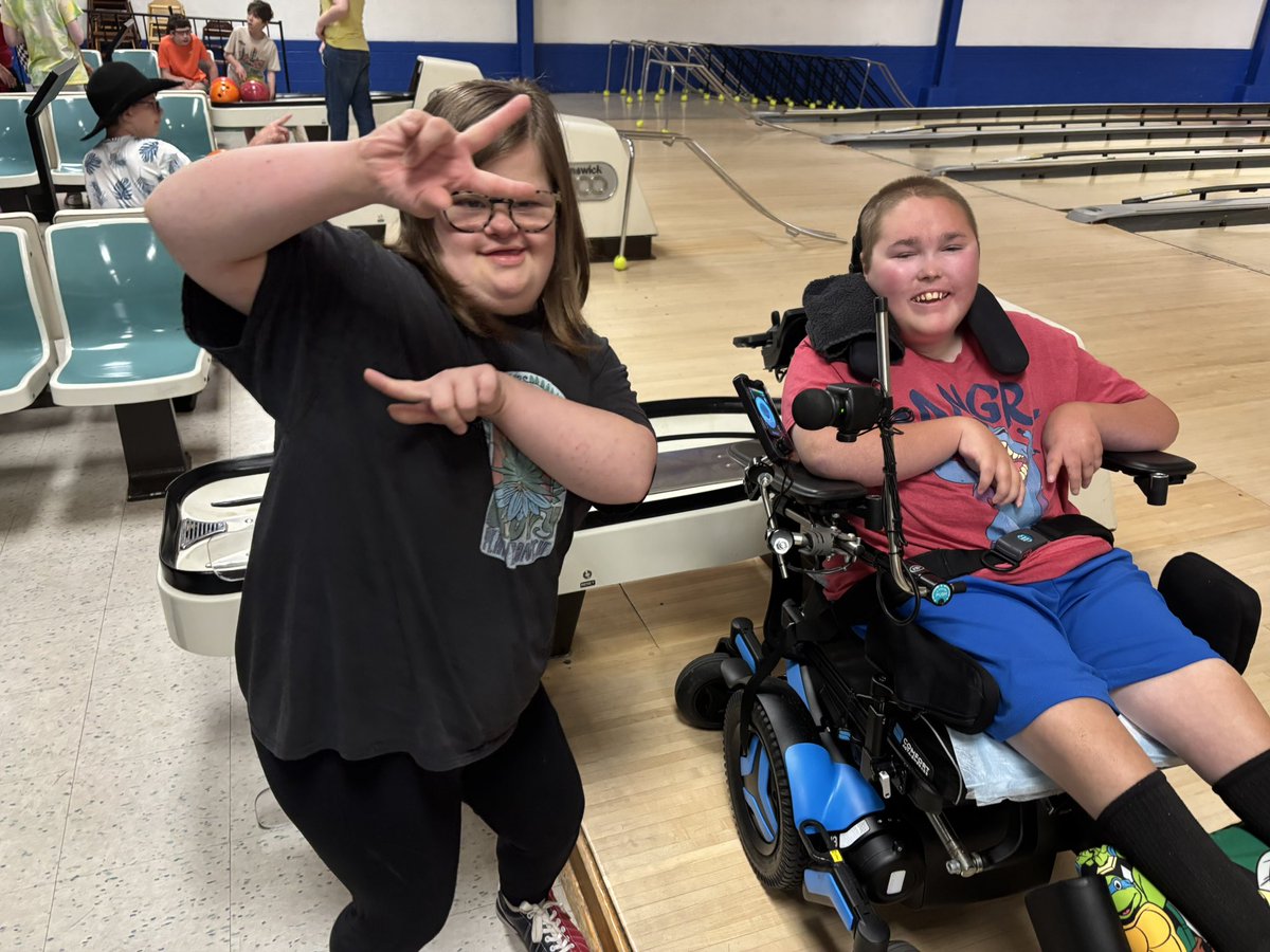 We had a great time at Tiki Bowling Lanes today with our crew! They all enjoyed putting their bowling skills learned in APE to use !! Mr. E would be proud! 🎱#funfriday