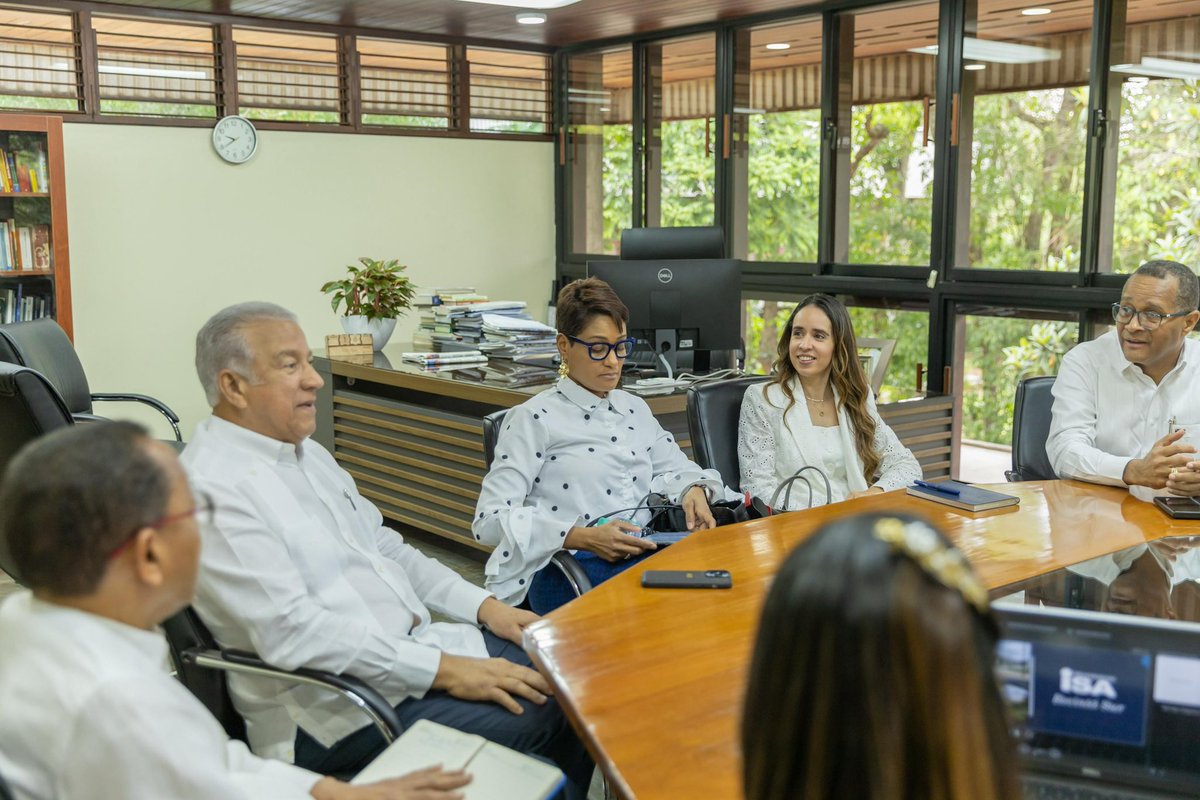 Andrés Bautista García (@andresbautg) on Twitter photo Grata reunión junto al rector de la Universidad ISA (<a href="/UniversidadISA/">Universidad ISA</a>), Edwin Reyes, el presidente del Consejo de Directores, Ricardo Fondeur, así como otras autoridades académicas y administrativas.
En el encuentro pudimos conocer más sobre los avances de los proyectos actuales Grata reunión junto al rector de la Universidad ISA (<a href="/UniversidadISA/">Universidad ISA</a>), Edwin Reyes, el presidente del Consejo de Directores, Ricardo Fondeur, así como otras autoridades académicas y administrativas.
En el encuentro pudimos conocer más sobre los avances de los proyectos actuales