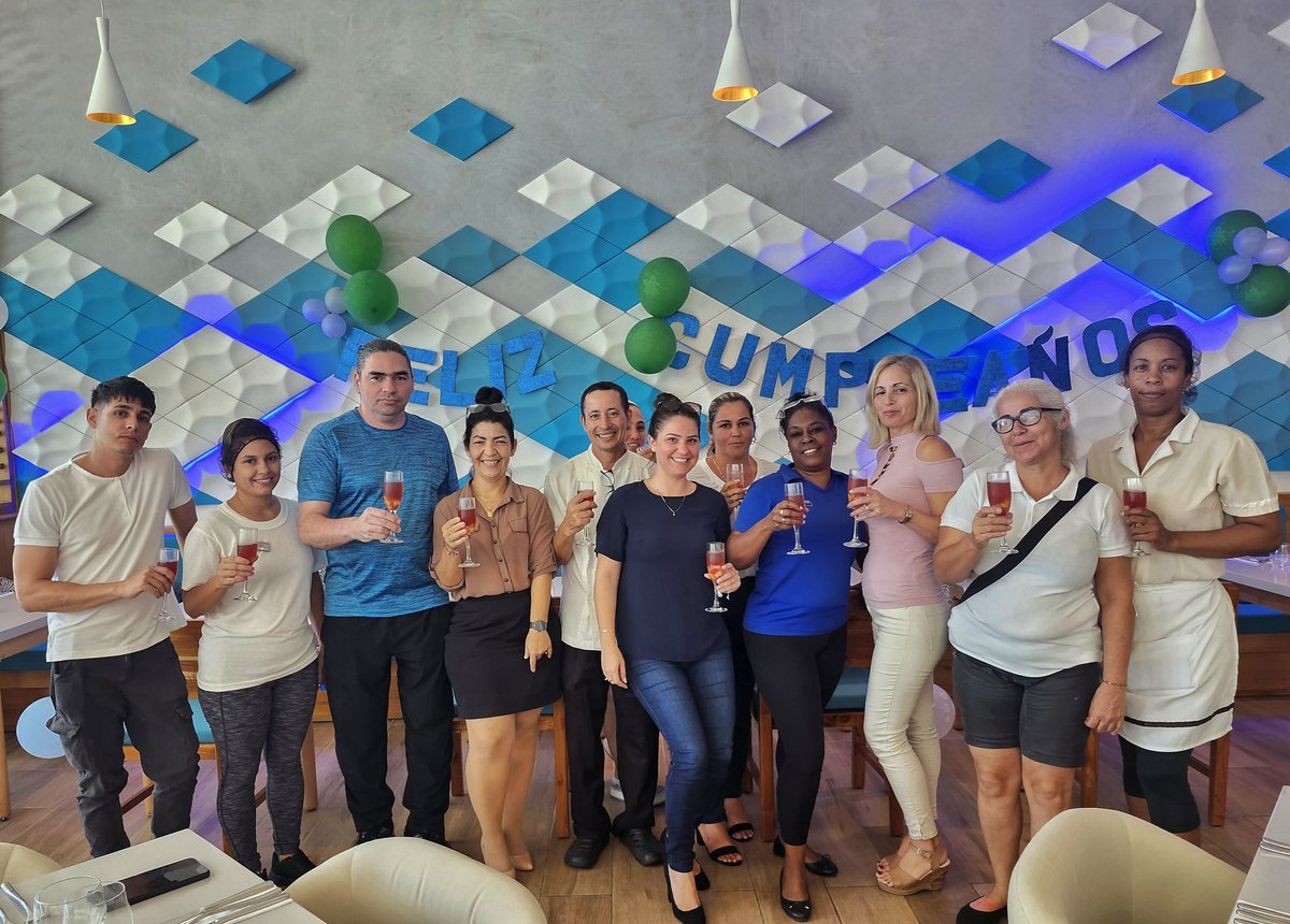 ¡Feliz Cumpleaños a nuestro parte de nuestro increíble equipo  de Grand Aston Varadero! Hoy celebramos a cada uno de ustedes, quienes hacen posible nuestro éxito con su dedicación y pasión. Juntos formamos una gran familia. 

#TeamGaviota #NuestraGente #GrandAstonVaradero