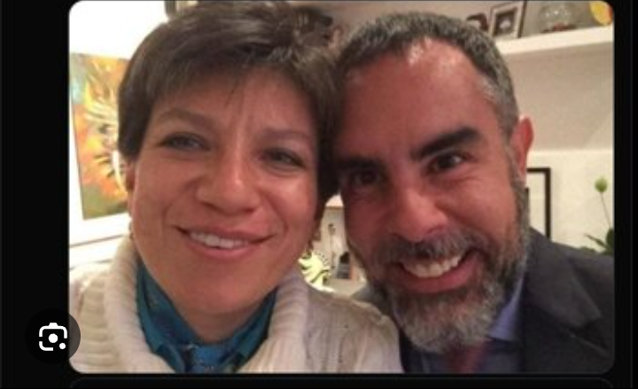 diegomolina133's tweet photo. @ClaudiaLopez Siempre hay una foto... https://t.co/9nT9d3L40z