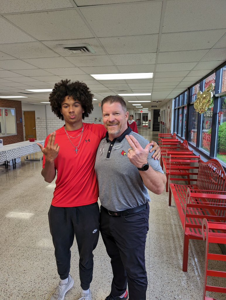 Triston Graves (@triston070838) on Twitter photo #AGTG After a great conversation with <a href="/MarkIvey90/">Coach Mark Ivey</a> i am beyond blessed to receive my second D1 Offer from the University of Louisville!!! <a href="/CoachHarless55/">Coach Harless</a> <a href="/Coach_Meeks17/">Jonathan Meeks</a> <a href="/TraWilson3/">Tra Wilson</a> <a href="/CoachSteveEllis/">Steve Ellis</a> #AGTG After a great conversation with <a href="/MarkIvey90/">Coach Mark Ivey</a> i am beyond blessed to receive my second D1 Offer from the University of Louisville!!! <a href="/CoachHarless55/">Coach Harless</a> <a href="/Coach_Meeks17/">Jonathan Meeks</a> <a href="/TraWilson3/">Tra Wilson</a> <a href="/CoachSteveEllis/">Steve Ellis</a>