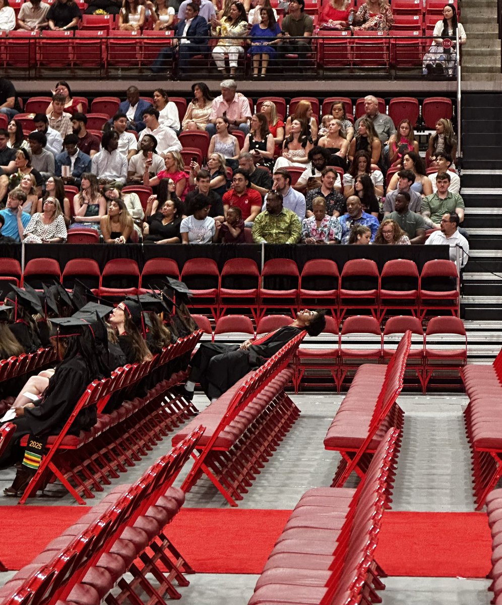 lankretard's tweet image. Someone get this man some strippers and a keg #fuckgraduation #explode