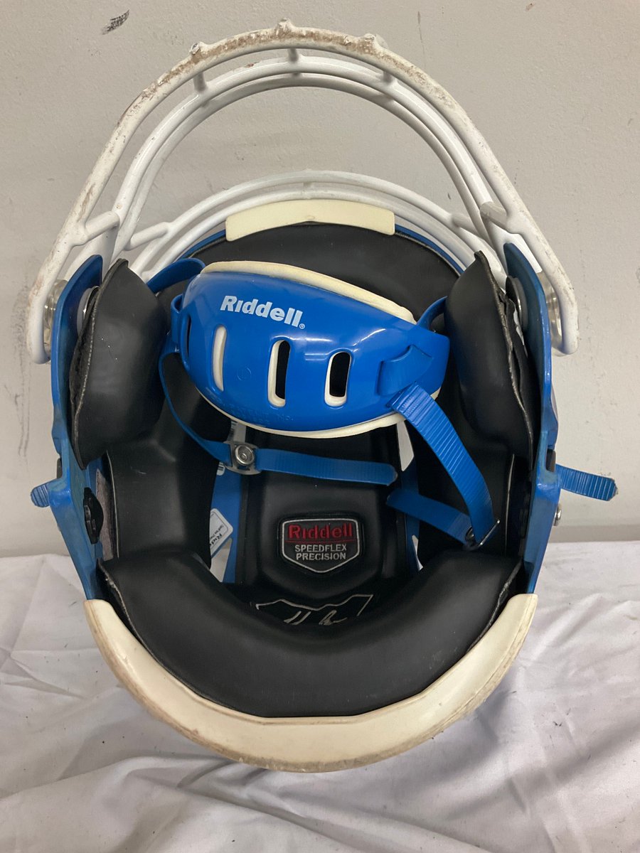 PIAS_Decatur's tweet image. This Riddell speed flex precision medium helmet is our buy of the day! priced at $219.99, this one won’t be here long! #greathelmet #madetoplay #piasdecatur #webuyused