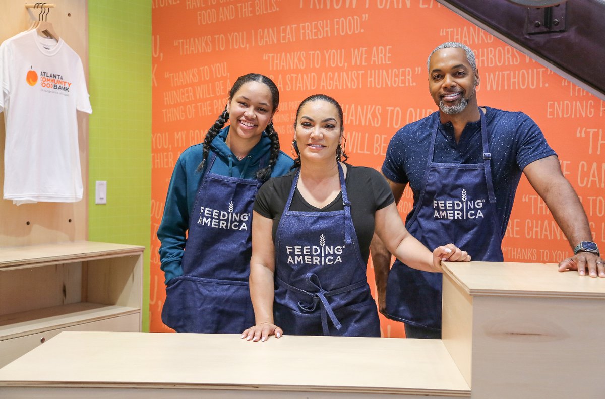 ACFB's tweet image. We’ve watched @EgyptSaidSo and @DJFADELF houses into homes—now watch them help build stronger communities, too! Thank you for volunteering at the Food Bank and supporting our mission to end hunger in ATL. Catch their visit in a special episode of Married to Real Estate on @HGTV!