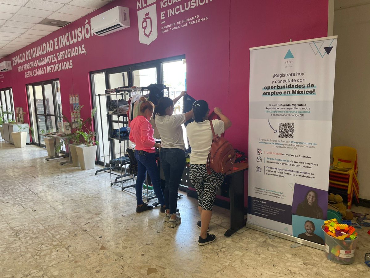 Benjamin de Barros (@bendebarros) on Twitter photo Esta semana, más de 490 prendas fueron entregadas al Espacio <a href="/IgualdadNL/">Secretaría de Igualdad e Inclusión de Nuevo León</a>, gracias a la donación de estudiantes del <a href="/Tecmilenio/">Tecmilenio</a>.
Estas donaciones apoyan a personas solicitantes de asilo y refugiadas, brindándoles acceso a insumos esenciales.
¡Gracias por sumar solidaridad! 💙 Esta semana, más de 490 prendas fueron entregadas al Espacio <a href="/IgualdadNL/">Secretaría de Igualdad e Inclusión de Nuevo León</a>, gracias a la donación de estudiantes del <a href="/Tecmilenio/">Tecmilenio</a>.
Estas donaciones apoyan a personas solicitantes de asilo y refugiadas, brindándoles acceso a insumos esenciales.
¡Gracias por sumar solidaridad! 💙