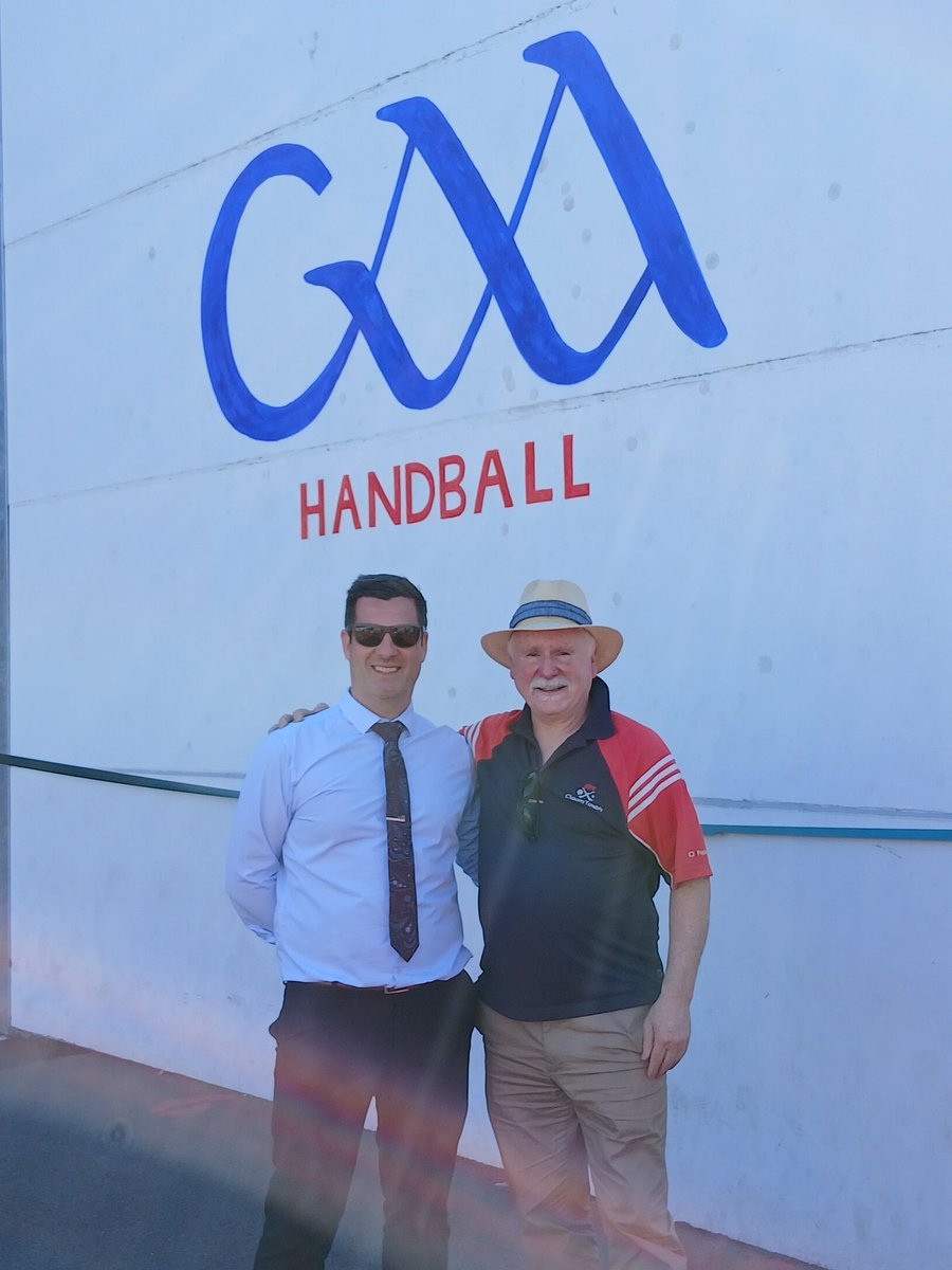 dublinhandball's tweet photo. What an evening @belgrovesbs #Clontarf as they officially opened their #gaahandball #onewall this evening.
Massive congratulations! https://t.co/DDB9NQAAVf