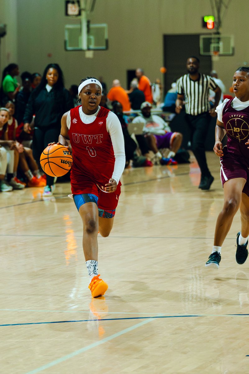 The coaches are out EARLY in Atlanta 🔥

LIVE! At Lakepoint will be a major hub for college coaches all weekend 📚