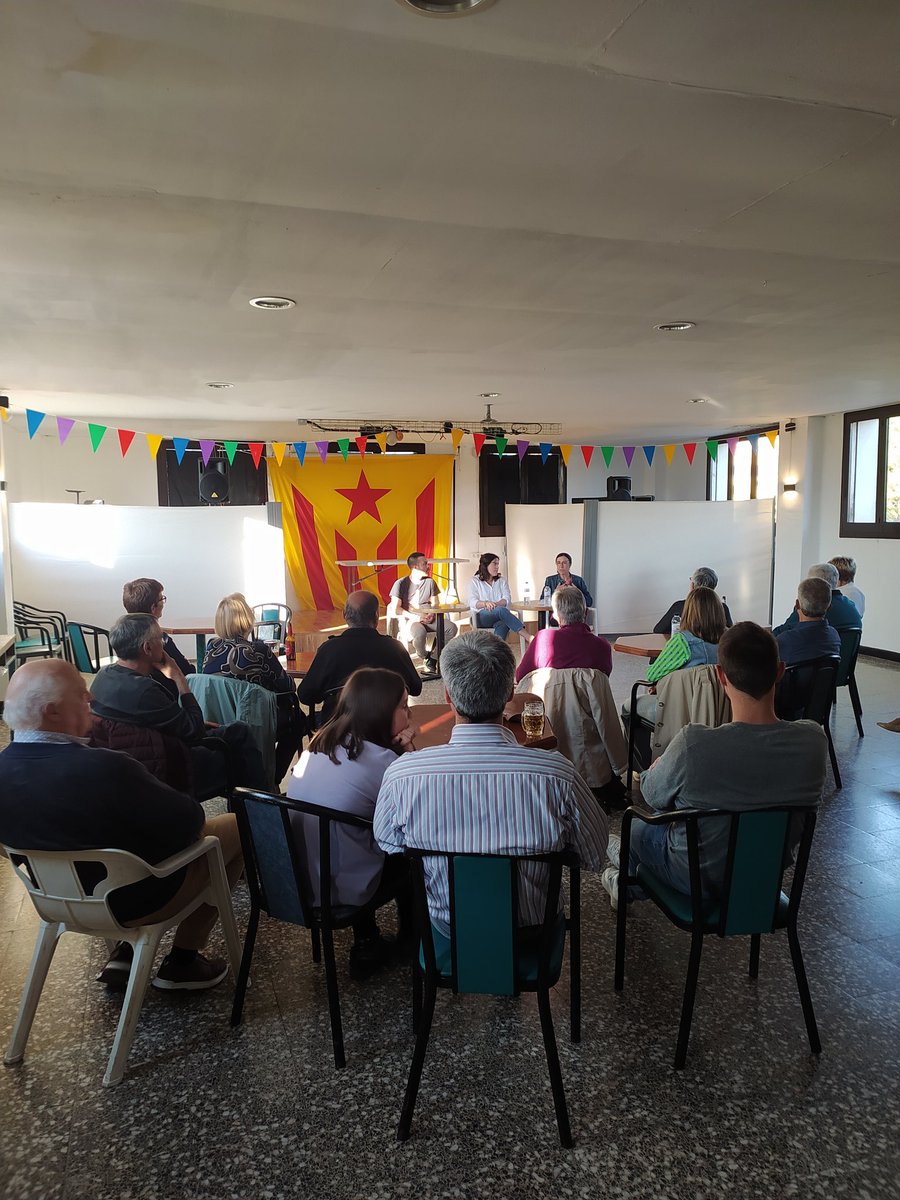 Moltes gràcies a totes les persones que us heu acostat avui al <a href="/CentreObrer/">Centre Obrer Cervera</a>, en especial a la Sara Ribera i l'Ester Oriol per radiografiar els reptes de salut en clau municipal, essent un territori perifèric a nivell de regió sanitària. Hi ha feina a fer! 💪🏼