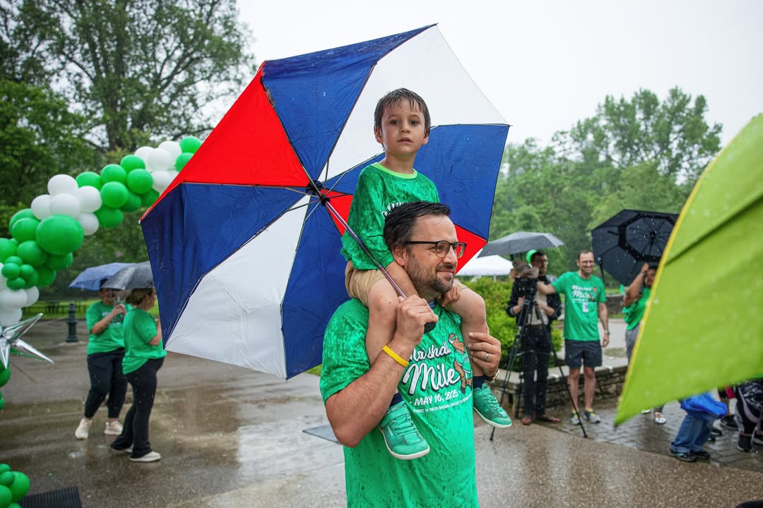 marshall_health's tweet photo. The #MarshallMile kicked off #CommunityCaresWeek with purpose and community spirit. Huge thanks to Brad &amp; Alys Smith, Scott &amp; Shawnna Raynes, Mayor Patrick &amp; Kate Farrell, and all who joined! 💚

#MountaineerMile
@marshallu | Marshall Health Network | @huntingtoncity https://t.co/SoWwFygppO
