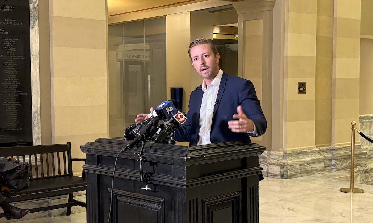 At State Sup. Ryan Walters' Friday press conference, I asked him what he would say to people who think he is racist, owing to his proposed (and now rejected) administrative rule requiring schools to report their  number of undocumented students to OSDE.

Here's how it went:🧵