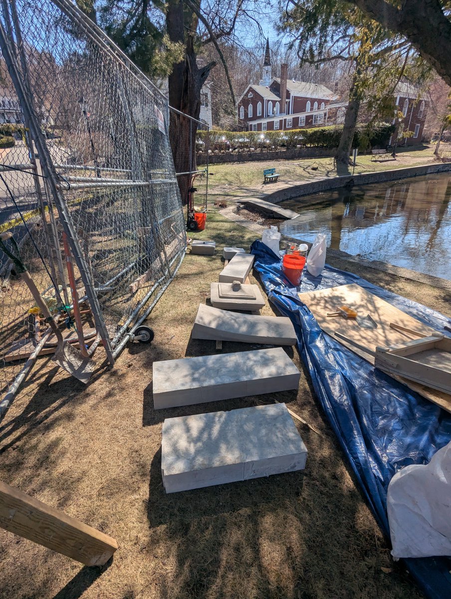 ArchPresStudio's tweet photo. Hicks Memorial Centre is an inconspicuous but delightful feature in Gerry Park. The elegant memorial, built in 1931, honors Henry Bergh, founder of the ASPCA. APS is leading the project on behalf of the North Hempstead DPW, and Henry Restoration is performing the work. https://t.co/bkutd1ddjF