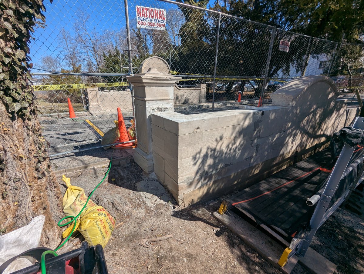 ArchPresStudio's tweet photo. Hicks Memorial Centre is an inconspicuous but delightful feature in Gerry Park. The elegant memorial, built in 1931, honors Henry Bergh, founder of the ASPCA. APS is leading the project on behalf of the North Hempstead DPW, and Henry Restoration is performing the work. https://t.co/bkutd1ddjF