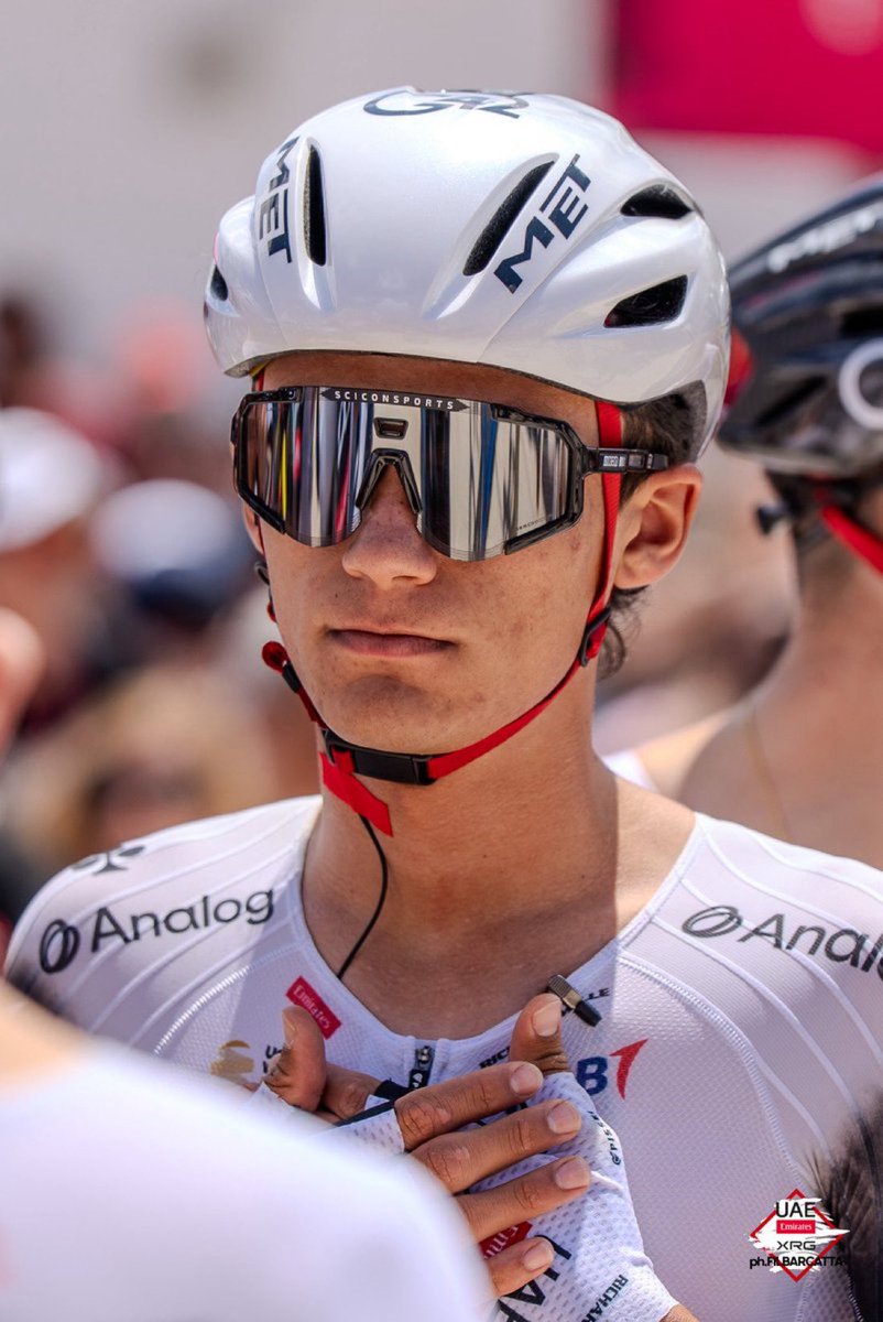 Ojalá México tome conciencia del ciclista que tienen. 

Isaac del Toro a sus 21 años hoy se metió 2do en la etapa del Giro de Italia y pareció que lo hizo sin dar el 100%. 

Es una cosa de locos, estamos ante un distinto 🇲🇽🔥
