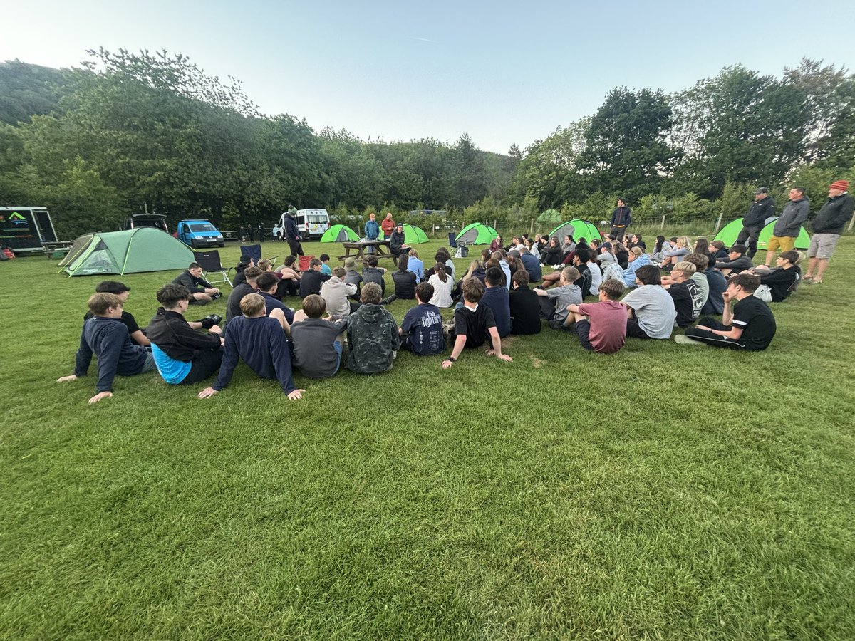 BWHSDofE's tweet photo. 9pm - Camp site Catchup. Top Tips and Tent talk. Wise Words about Walks. Excellently Exhausted! #dayonecomplete #proud #bwhspe https://t.co/rMrRr5r304