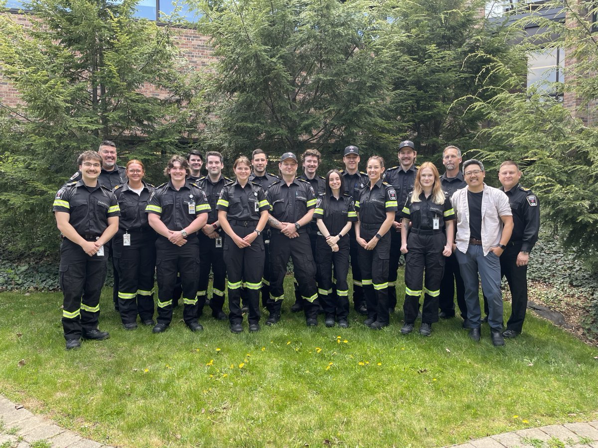 simcoecountyPS's tweet photo. Today we congratulate our newest County of Simcoe Paramedics as they wrap up their orientation ready to hit the road! While some come to us with experience others are embarking in a new career. What a great way to head into Paramedic Services Week! #CSPSfamily https://t.co/Aq3PPQdFxZ