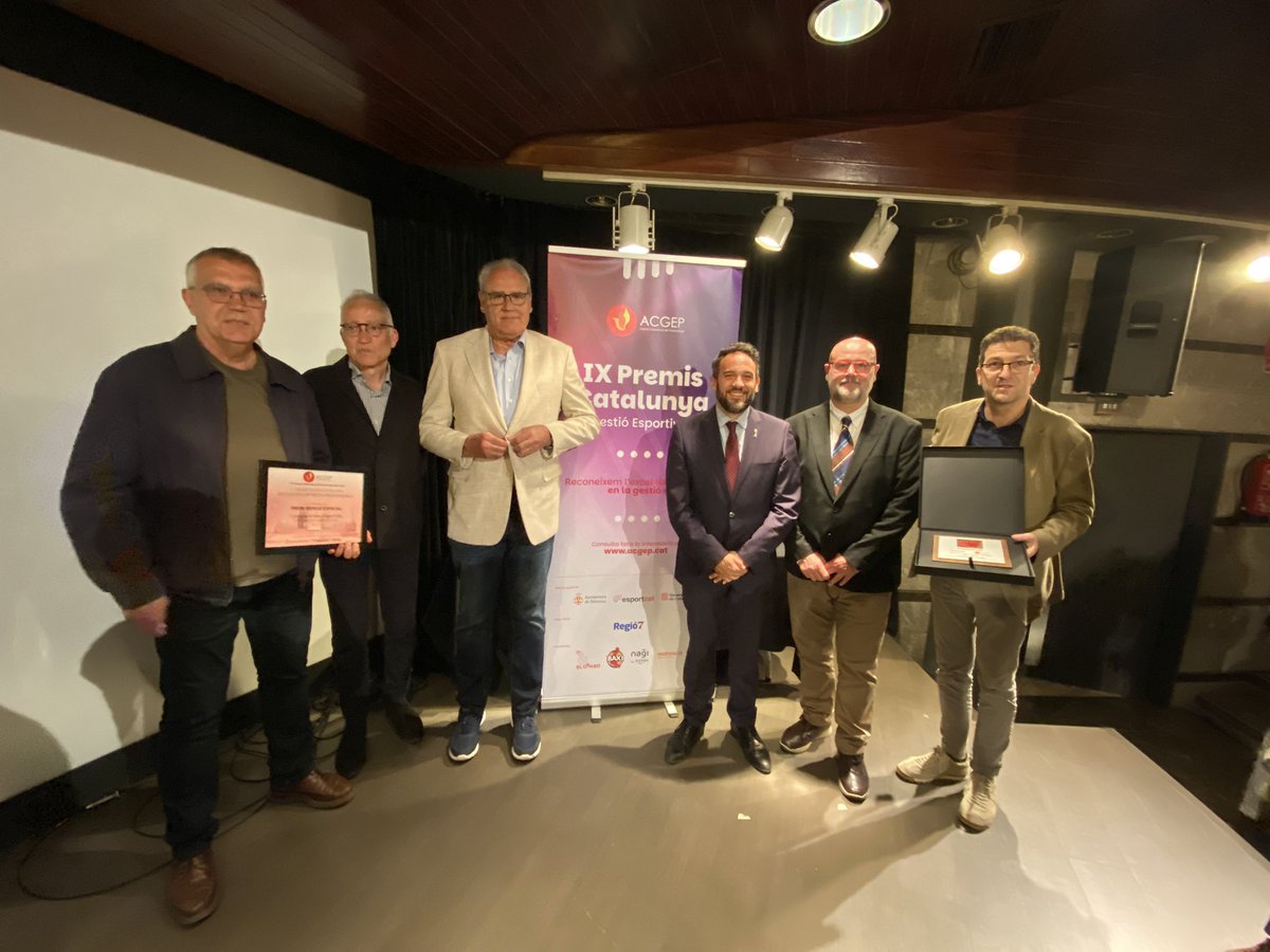 👏 SantCugatCreix, guardonat en els 9ns Premis #Catalunya a la #GestióEsportiva de l’ <a href="/ACGEP/">ACGEP</a> !

👉 El president, <a href="/mimabo58/">Miquel Martinez Borda</a> , ha recollit la distinció, a #Manresa.

👏 Molt agraïts, Associació Catalana de Gestors Esportius de Catalunya!

🔗 acgep.cat/ca .

<a href="/PepCampanya/">Pep Campaña</a>
