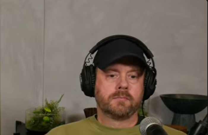 Tahllinavian_20's tweet photo. Like a kid caught with his hand in the cookie Jar, wiiiiiiild. The stream is so awkward. #Bungie #marathonthegame #Antireal https://t.co/fmjpxSCiub