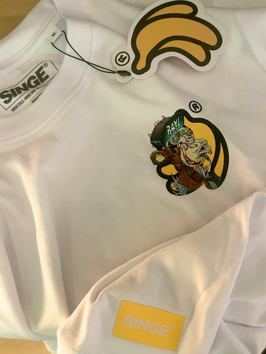 stuff_cooker's tweet image. I unboxed it and put it in front of the mailwoman, and now she wants us to get married in Vegas. I had to explain how much I love my wife and why Vegas will be apeshits only. Embarrassing.
Best quality merch by far by @Singe_int.
@dim8765 knows what he's doing.