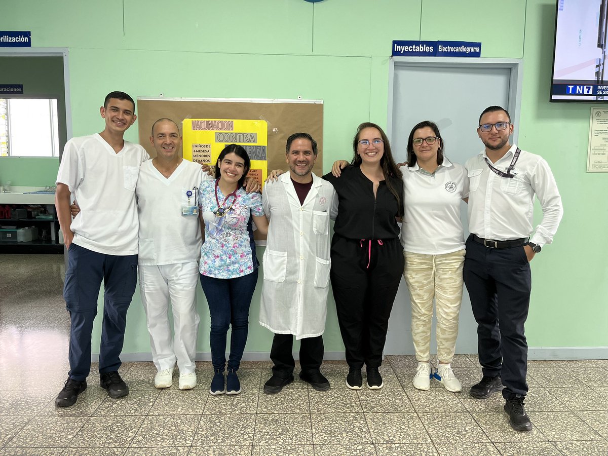 Yo sabía que a mí el bloque de comunitaria me iba a hacer revolcada, esperaba quedar enamorada de terminar conociendo a los pacientes que le llegan a uno, pero no a este nivel
Me voy con el corazón hecho un puñito🥺