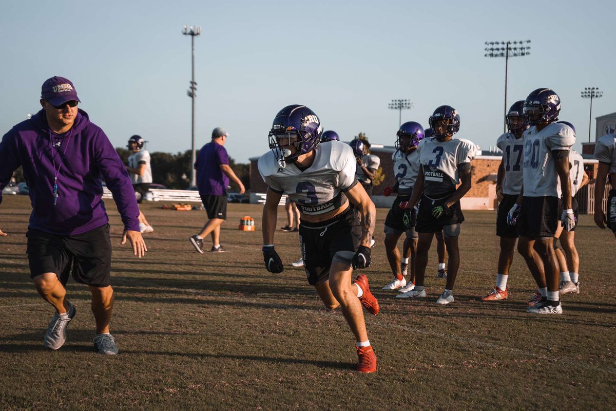 ch0lic0's tweet photo. What I would do to be able to get the chance to get back on the field and fulfill my dreams… https://t.co/bxBMX5zYqa