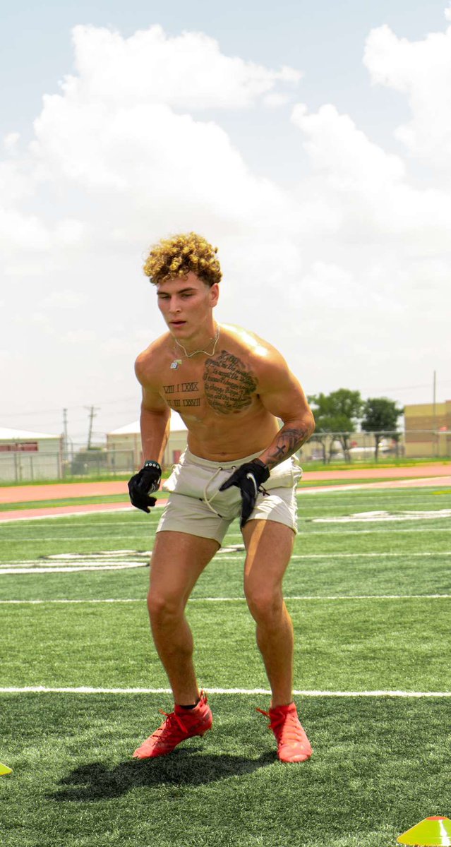 ch0lic0's tweet photo. What I would do to be able to get the chance to get back on the field and fulfill my dreams… https://t.co/bxBMX5zYqa