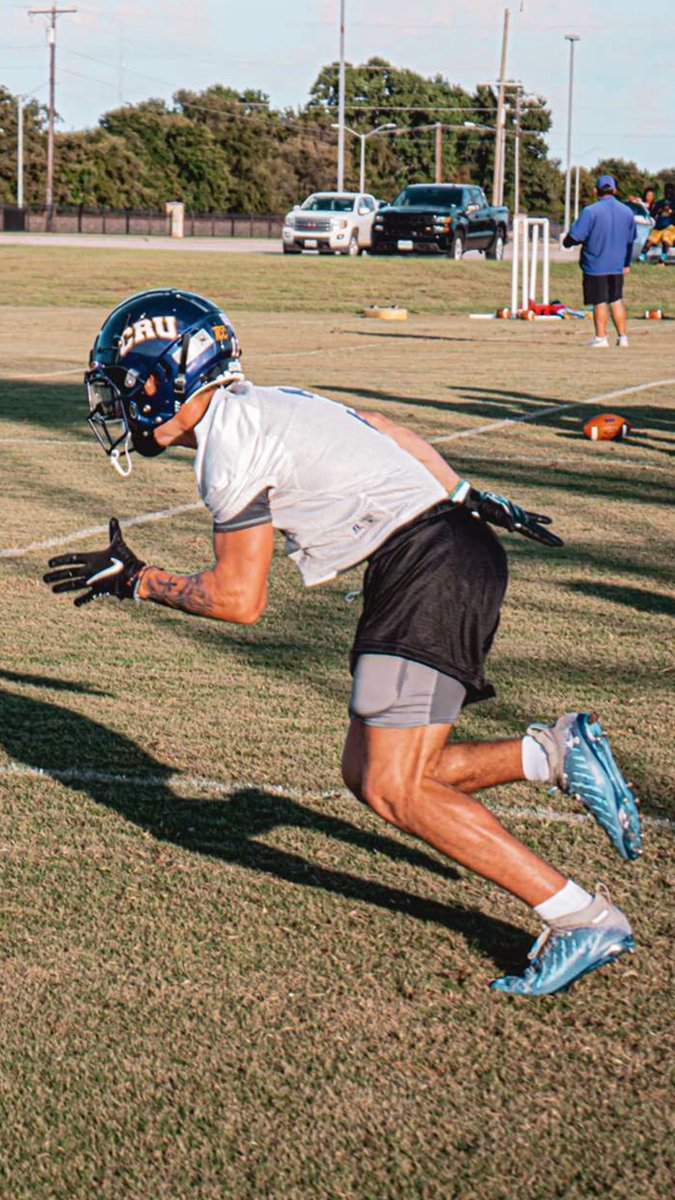 ch0lic0's tweet photo. What I would do to be able to get the chance to get back on the field and fulfill my dreams… https://t.co/bxBMX5zYqa