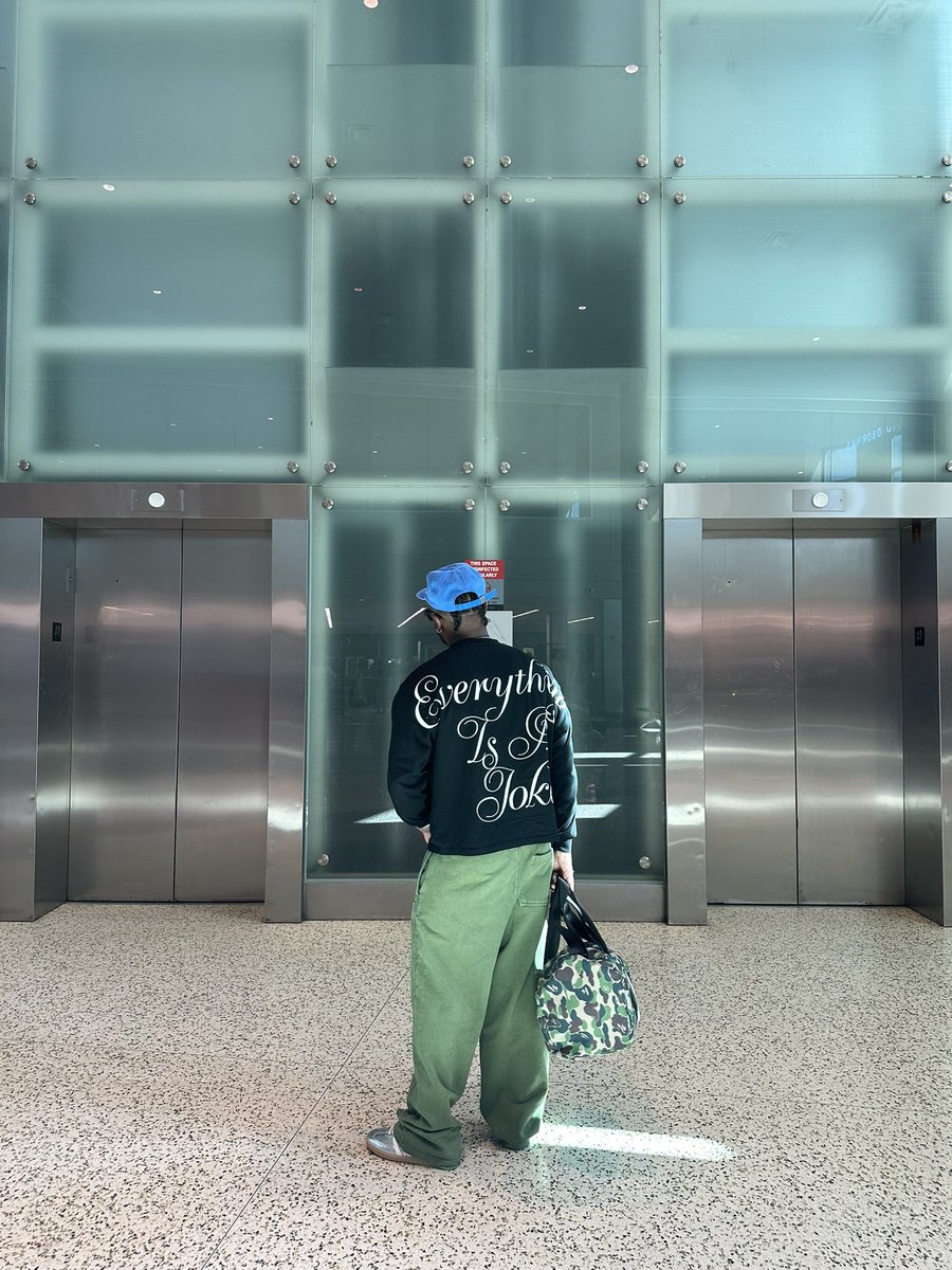 1Madiii_'s tweet photo. Early morning movement ✈️ https://t.co/bw1M6tgSsh