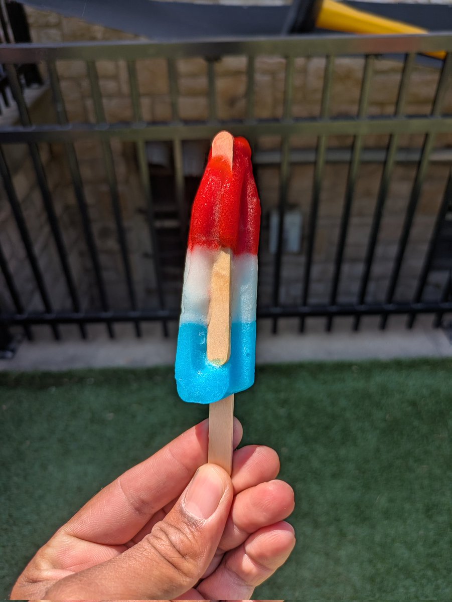 KCScout85's tweet photo. @Popsicle more popsicles, different choke hazzards! Caught another defect with a popsicle I guess quality control is not a high priority! Two different birthday celebrations almost ruined. Imagine how many defects are out in circulation! @GoodHumor @Unilever https://t.co/wiCm4eV1un
