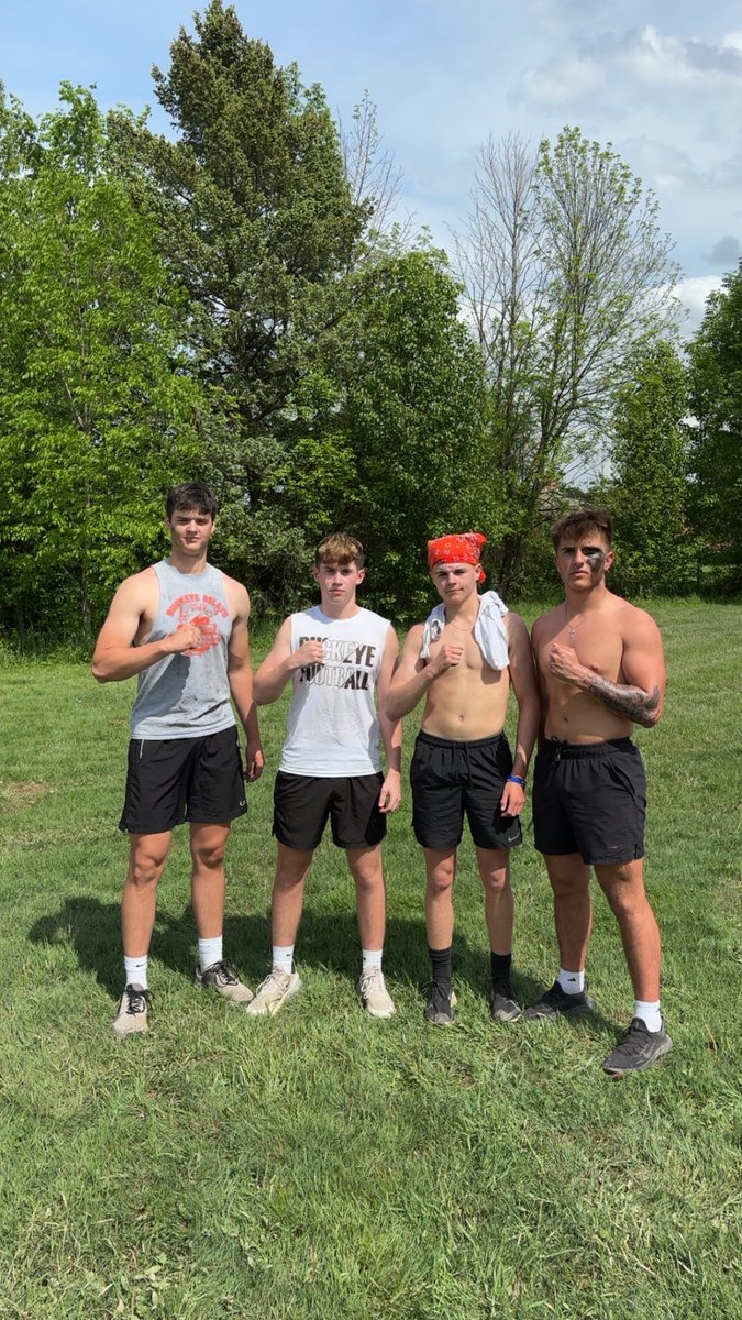 TMitchell_53's tweet photo. 1,077lbs moved today in the Sand Bag Race! We aren’t ready, we’re prepared😤💪 https://t.co/lAizVl1ara