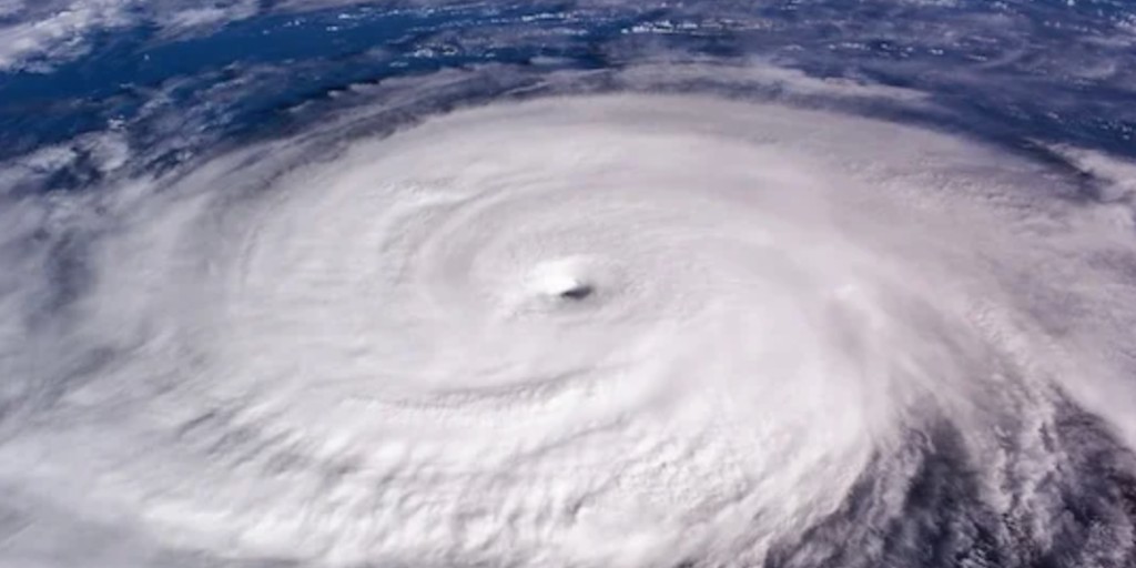 RiceCEVE's tweet image. 🌀 Forecasters are predicting 17 named storms in the Atlantic this hurricane season. @RiceCEVE faculty are available to discuss hurricane and storm-related topics.
🎤 Schedule an interview with Rice’s experts: news.rice.edu/news/2025/fore…