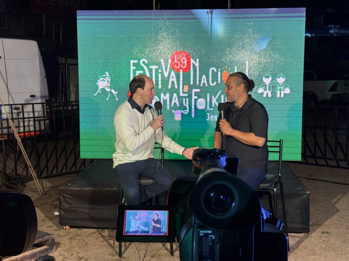 IndioLucioRojas's tweet photo. Entrega de utilidades del @FestivalJM 🙌🏻 Un noche llena de música, encuentros y amigos.
#indioluciorojas #folklore #música #jesismaria #festivaldedomayfolklore https://t.co/IRIh0avaqb