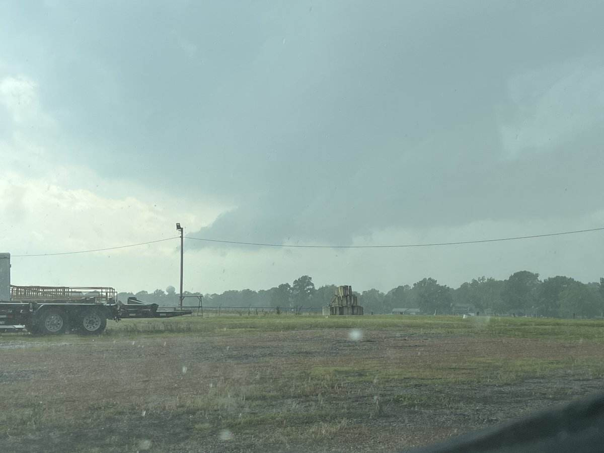 SWILChasing's tweet photo. @NWSStLouis rotating wall cloud with rising motion near Marissa Illinois https://t.co/Zy6mNOez7W