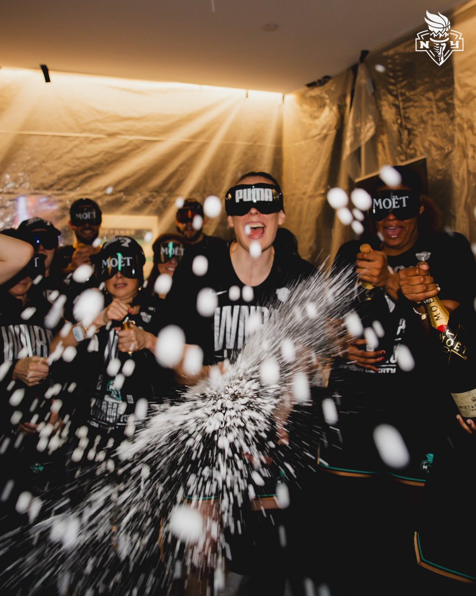 nyliberty's tweet image. Victory is better when shared 🥂 @moetchandon #ToastWithMoet #MoetChandon