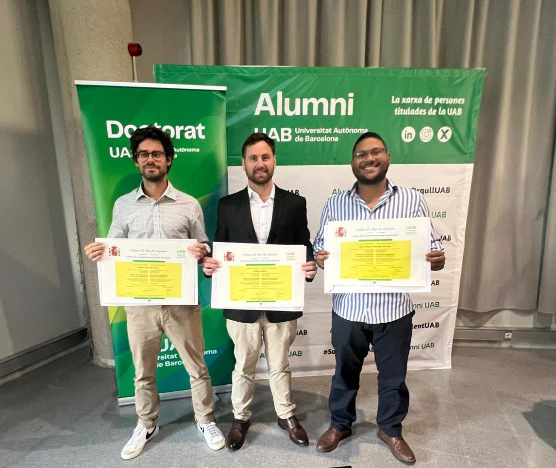 Merkoçi Group (@merkoci_group) on Twitter photo Today our students who defended their theses during #2024 have received their #PhD titles during the ceremony organized by <a href="/UABBarcelona/">Universitat Autònoma de Barcelona</a>.
Congrats Enric, Gabriel and José!
#UAB #ICN2 #proud #PhDlife #graduation #party
<a href="/ArbenMerkoci/">Arben Merkoçi</a> <a href="/icn2nano/">Catalan Institute of Nanoscience & Nanotechnology</a> Today our students who defended their theses during #2024 have received their #PhD titles during the ceremony organized by <a href="/UABBarcelona/">Universitat Autònoma de Barcelona</a>.
Congrats Enric, Gabriel and José!
#UAB #ICN2 #proud #PhDlife #graduation #party
<a href="/ArbenMerkoci/">Arben Merkoçi</a> <a href="/icn2nano/">Catalan Institute of Nanoscience & Nanotechnology</a>