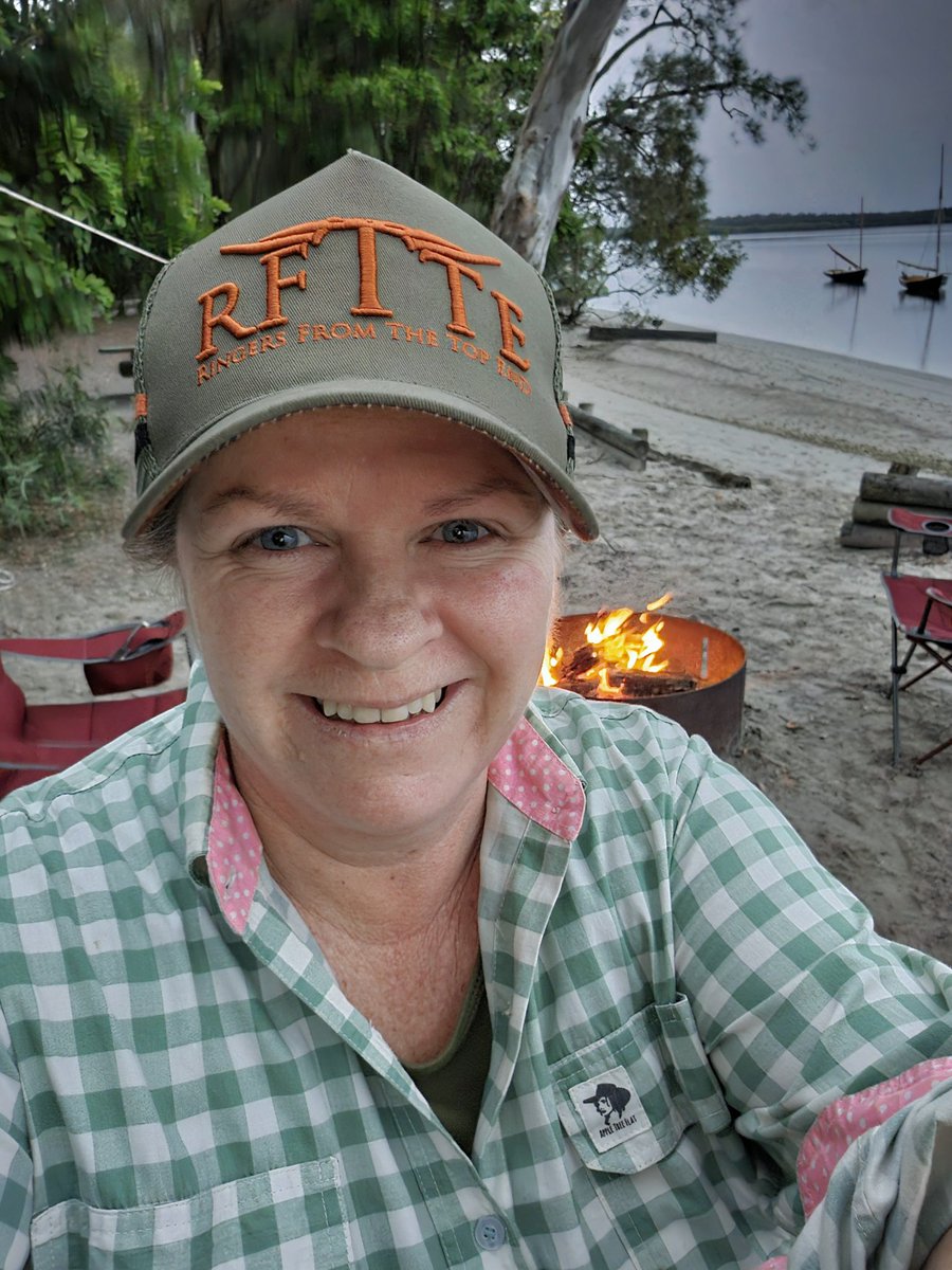 Only thing caught so far is a few sandflies, photos, &amp; a watch &amp; see goanna in a tree. 

<a href="/rftte/">RFTTE</a> thanks for the new fishing hat!