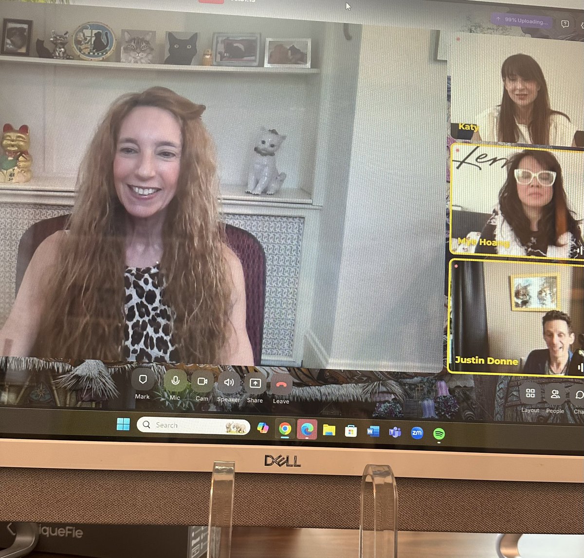 Live with <a href="/CatLadyJustin/">The Kitty Boss</a> The Kitty Boss.