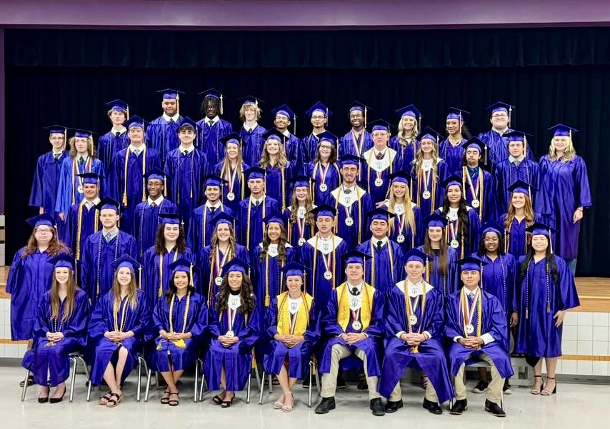 HollandIsd's tweet photo. Congrats to all of the 2025 graduates! 
Graduation is tonight at 6:30 pm at the Cadence Bank Center. https://t.co/mJ3BKjz5ph